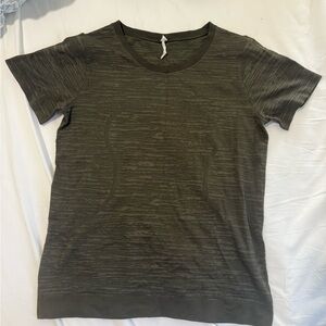 lululemon athletica Short Sleeve Crew Tee in Olive
